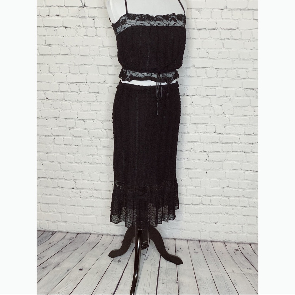 Guess Two-Piece lace top & Skirt
